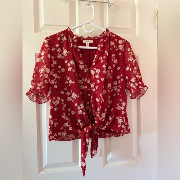 Elegant Floral Tie-Front Blouse - Picture 1 of 7